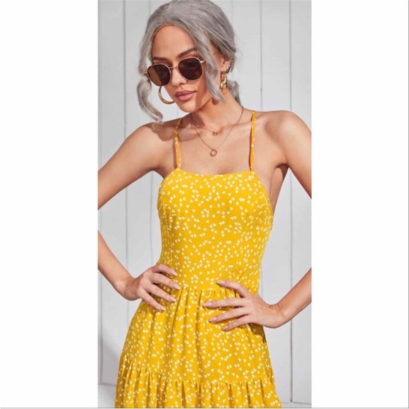 ZATTCAS’ Smocked top Midi Tiered Floral Dress Yellow/White size Medium - Picture 2 of 16